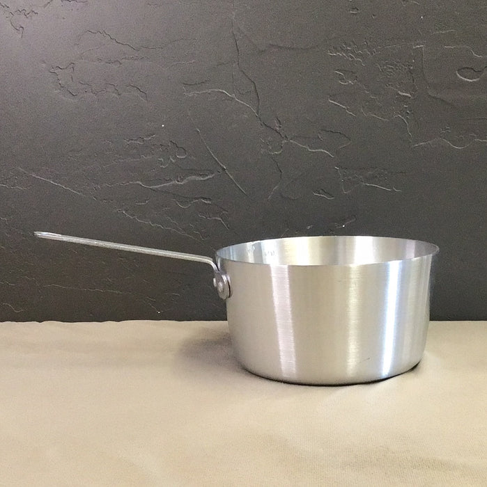 Choice 4.5 Qt. Tapered Aluminum Sauce Pan