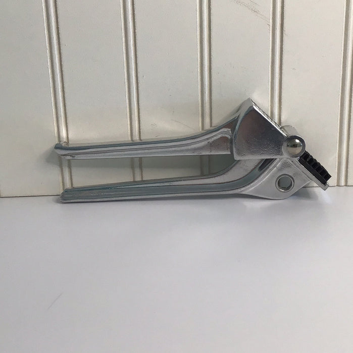 Choice 7 1/4" Aluminum Garlic Press