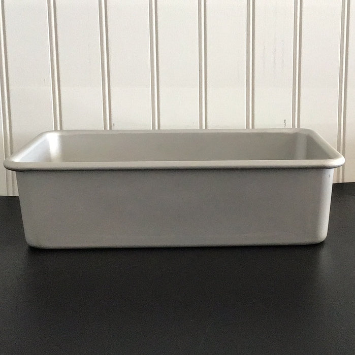 Fat Daddio's BP-5643 ProSeries 1 1/2 lb. Bread Loaf Pan - 9" x 5" x 2 1/2"