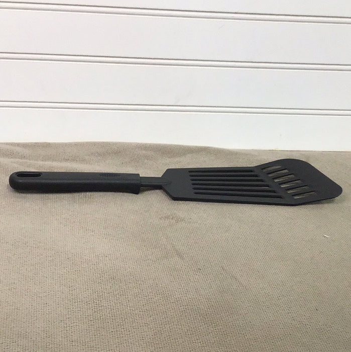 12" Black Nylon Slotted Heat Resistant Turner / Spatula