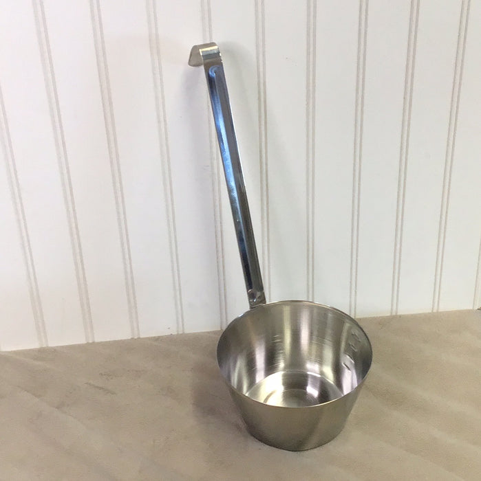 Choice 32 oz. Stainless Steel Ladle / Dipper