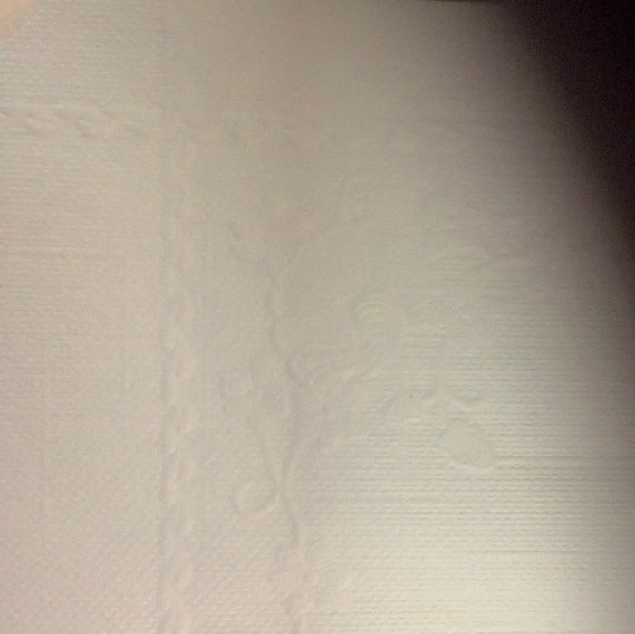 10" x 14" White Embossed Dubonnet Placemat - 1000/Case