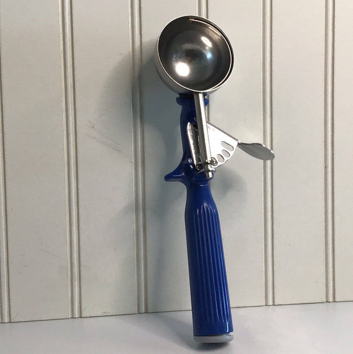 Vollrath 47143 Jacob's Pride #16 Blue Thumb Press Disher - 2 oz.